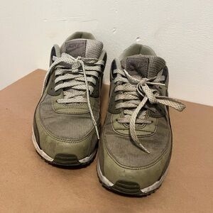 Nike Air Max 90 In Olive Green